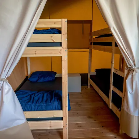Camp *