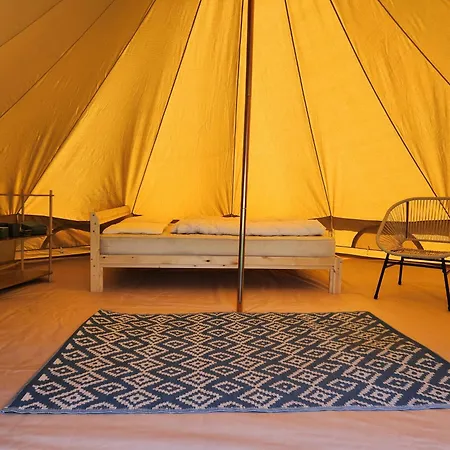 Camp *